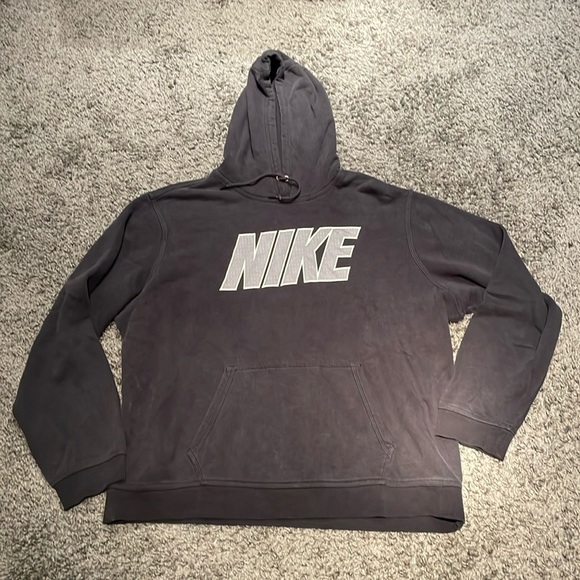 Black Nike hoodie - Picture 1 of 4